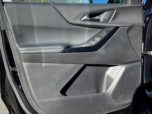 Used 2025 Chevrolet Equinox LT image 9