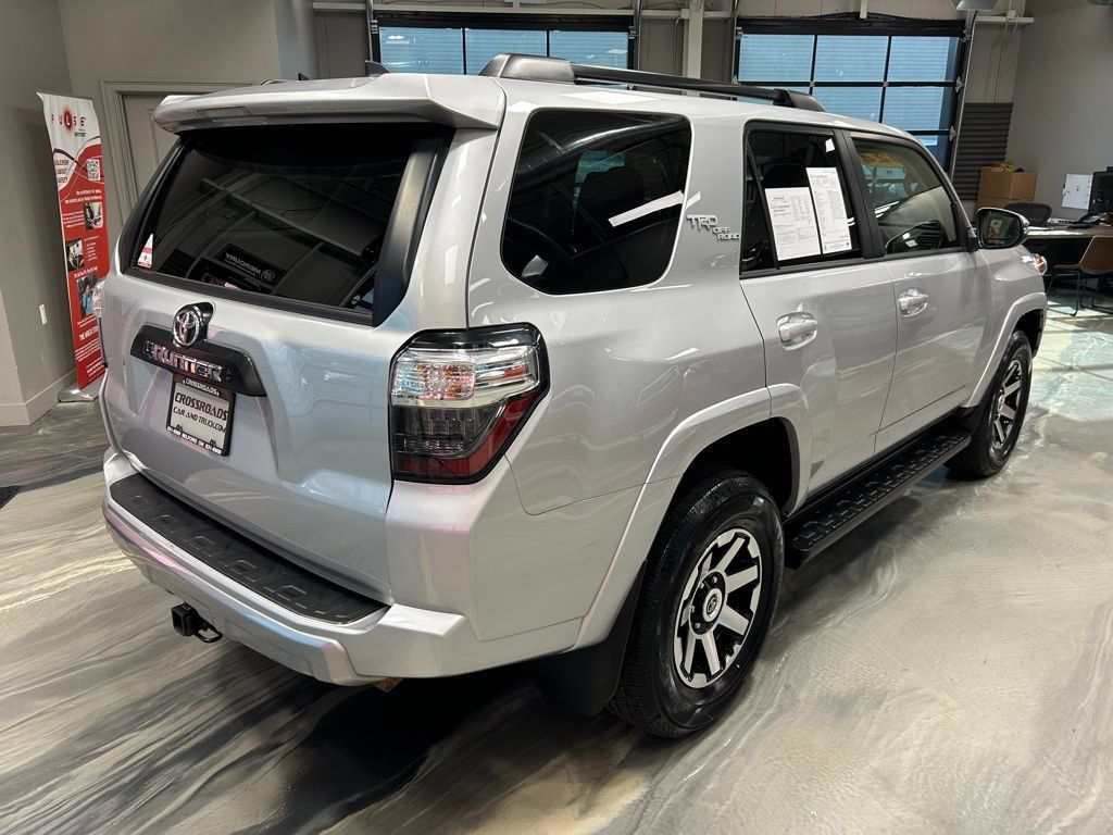Used 2024 Toyota 4Runner TRD Off-Road Premium AWD/4WD image 30