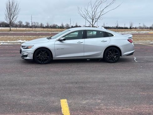 Used 2021 Chevrolet Malibu LT w/ Sport Edition image 18