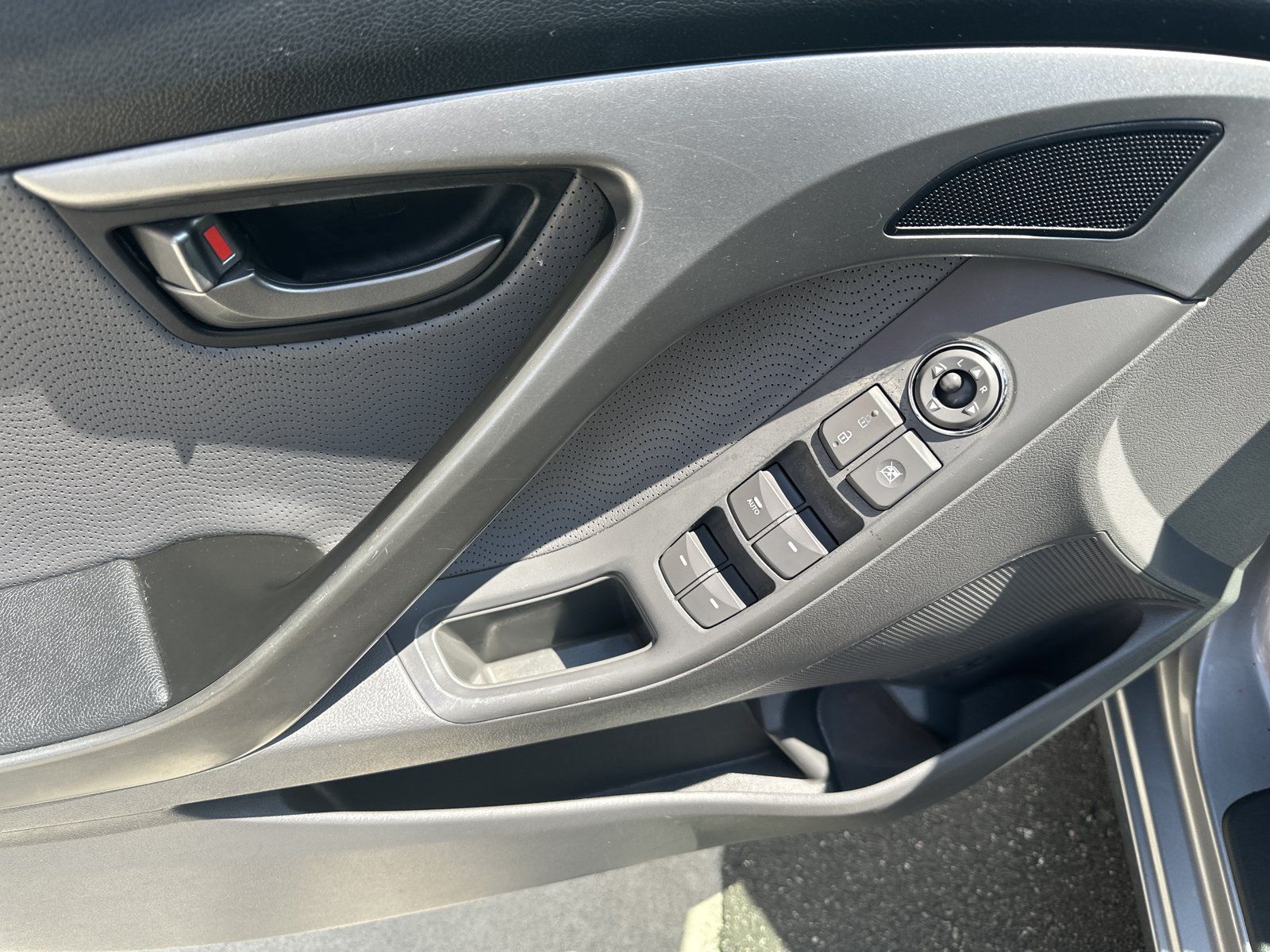 Used 2013 Hyundai Elantra Limited FWD image 9