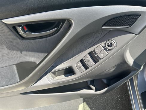 Used 2013 Hyundai Elantra Limited FWD image 9