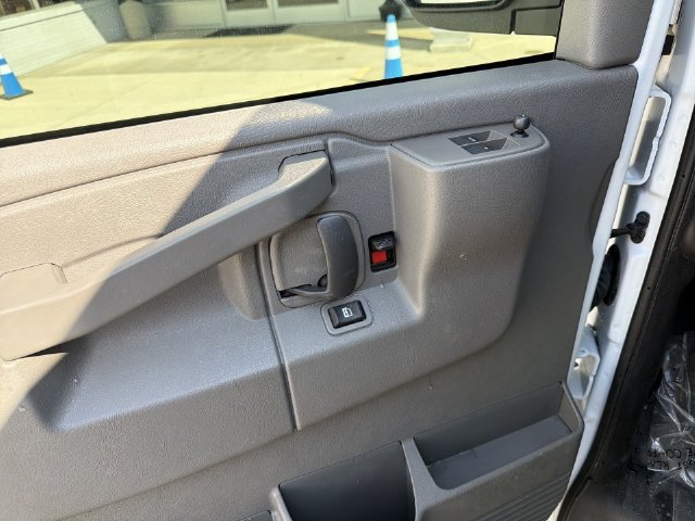 Used 2025 GMC Savana 2500 w/ Driver Convenience Package RWD image 21