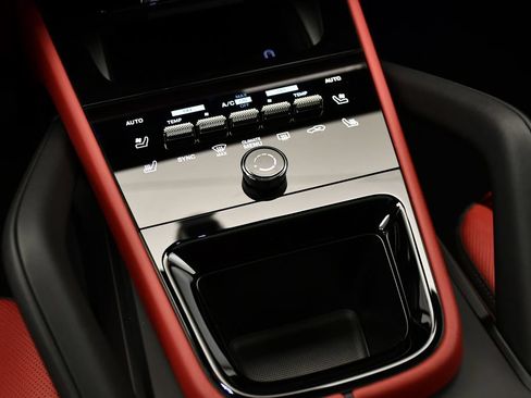 Certified 2026 Porsche Cayenne E-Hybrid AWD/4WD image 34