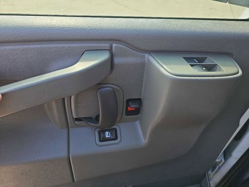 Used 2019 Chevrolet Express 2500 w/ Driver Convenience Package image 25