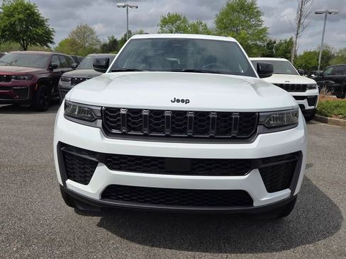 New 2026 Jeep Grand Cherokee L 2WD image 2