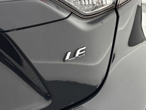 Used 2024 Toyota Corolla LE w/ LE Convenience Package FWD image 9