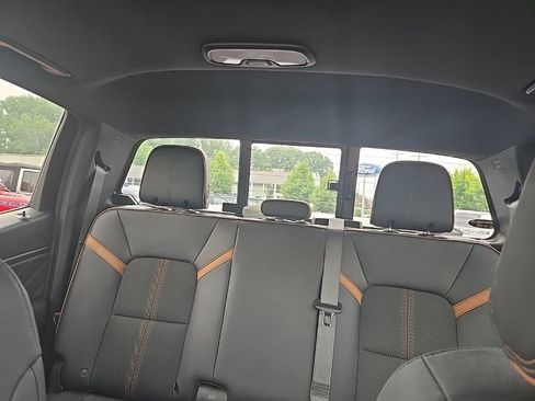 Used 2023 GMC Canyon AT4 AWD/4WD image 25