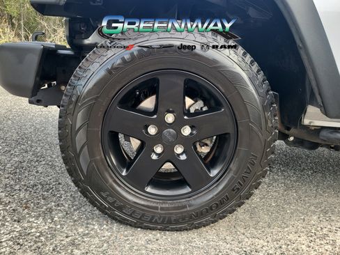 Used 2016 Jeep Wrangler Unlimited Sport image 29