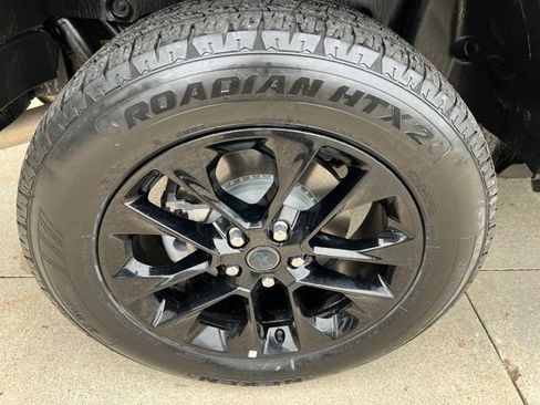 Certified 2025 Jeep Wrangler Unlimited Sahara AWD/4WD image 7