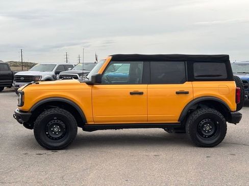 Used 2022 Ford Bronco Black Diamond image 2