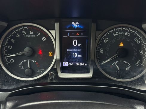 Used 2022 Toyota Tacoma SR5 RWD image 24
