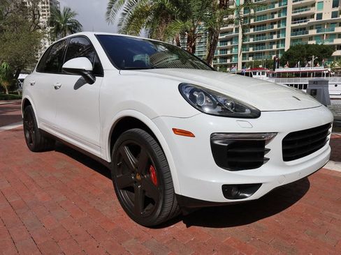Used 2018 Porsche Cayenne Platinum Edition image 23