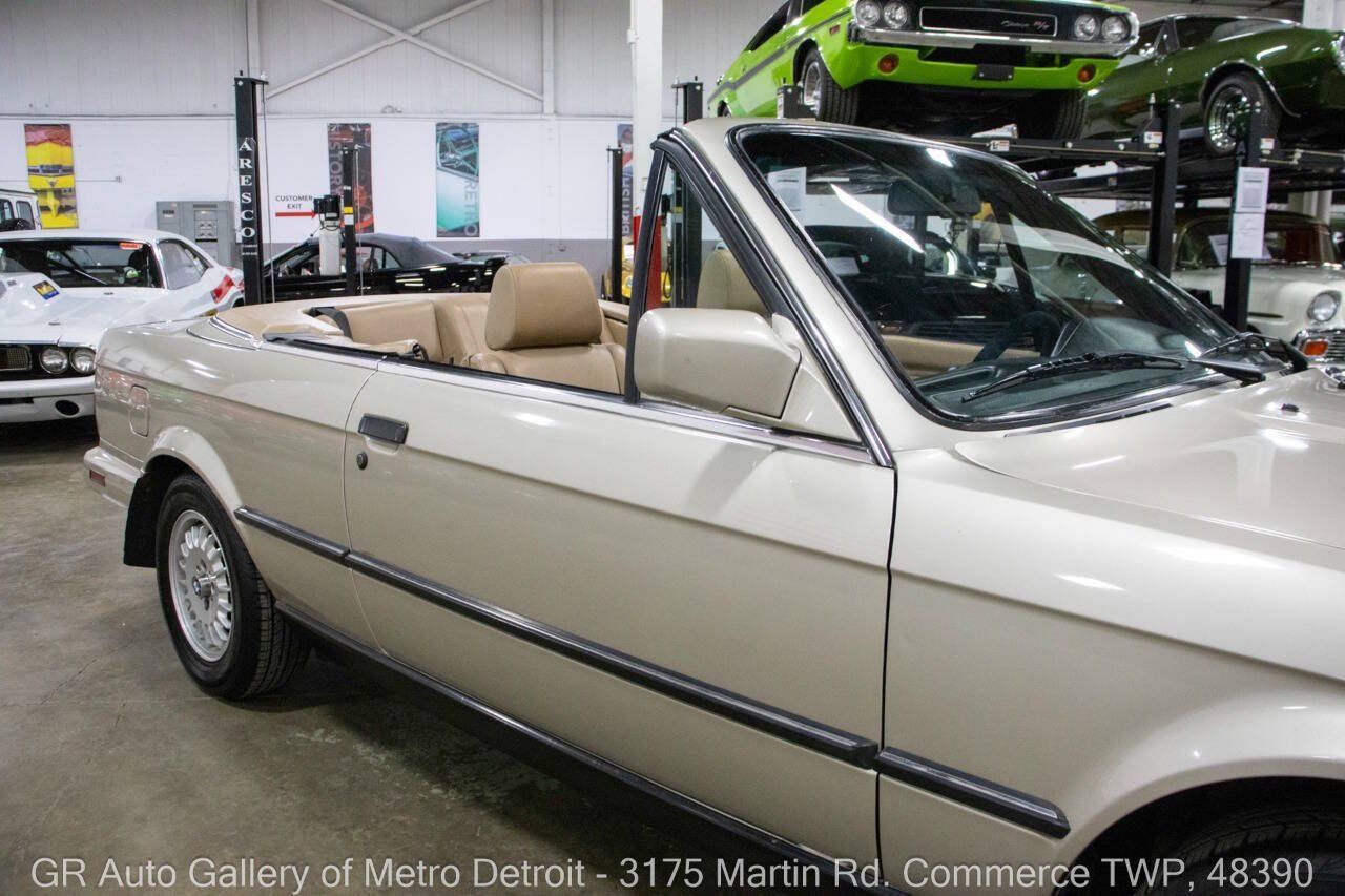 Used 1989 BMW 325i Convertible RWD image 25