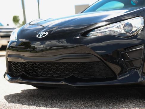 Used 2017 Toyota 86 RWD image 14
