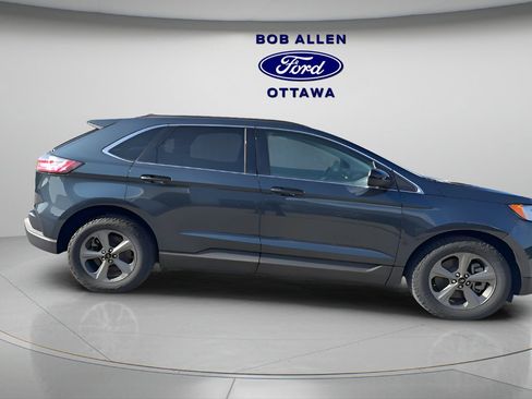 Used 2022 Ford Edge SEL w/ Sport Appearance Package image 9