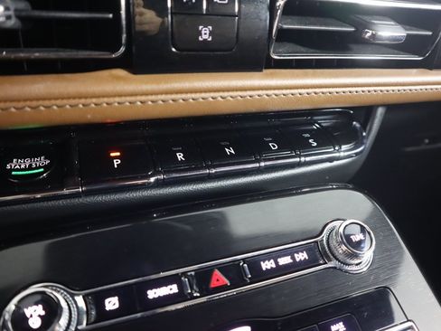 Used 2022 Lincoln Nautilus Reserve w/ Monochromatic Package image 51