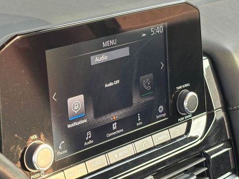 Used 2025 Nissan Pathfinder SV image 20