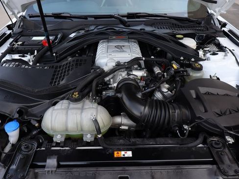 Used 2022 Ford Mustang Shelby GT500 w/ Carbon Fiber Track Pack image 40