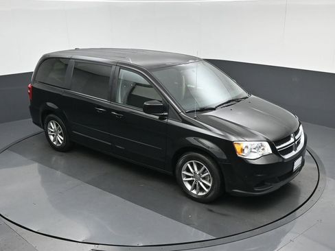 Used 2016 Dodge Grand Caravan SE image 58