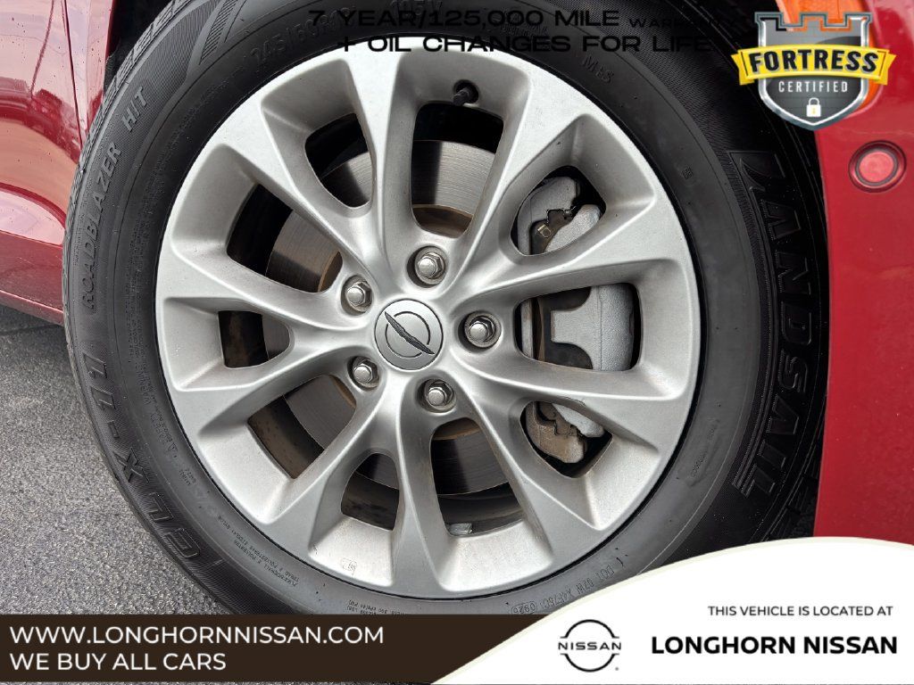 Used 2025 Chrysler Pacifica Select AWD/4WD image 8