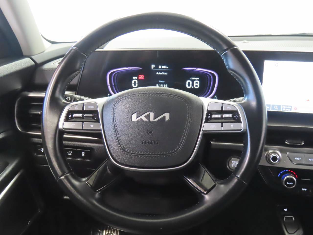 Used 2025 Kia Telluride S FWD image 9