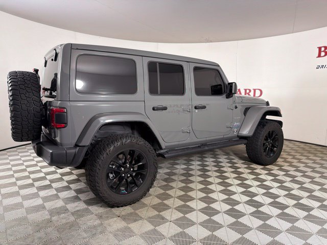 Used 2022 Jeep Wrangler Unlimited Sahara w/ Cold Weather Group AWD/4WD image 13