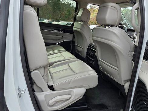 Used 2023 Jeep Wagoneer Series III w/ Preferred Equipment Group image 14