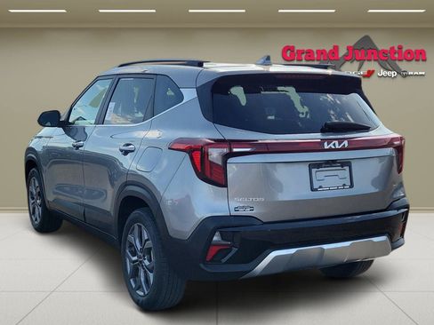 Used 2024 Kia Seltos S AWD/4WD image 5