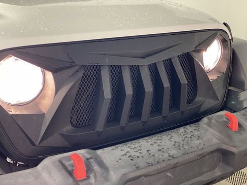Used 2020 Jeep Wrangler Sport AWD/4WD image 33
