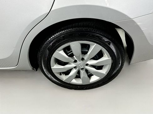 Used 2016 Toyota Corolla LE image 25