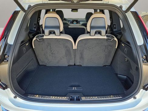New 2026 Volvo XC90 B6 Ultra image 13