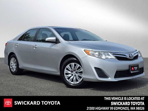 Used 2012 Toyota Camry LE image 1