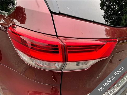 Used 2017 Toyota Highlander XLE w/ Protection Package #3 AWD/4WD image 28