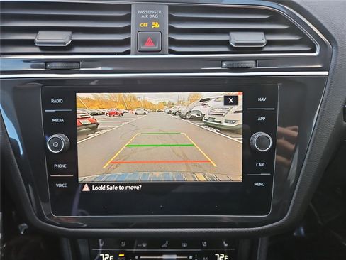 Certified 2023 Volkswagen Tiguan SEL R-Line image 21
