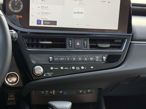 New 2025 Lexus ES 350 Premium image 14