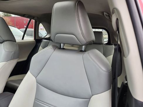 Used 2020 Toyota RAV4 Limited w/ Carpet Mat Package image 11