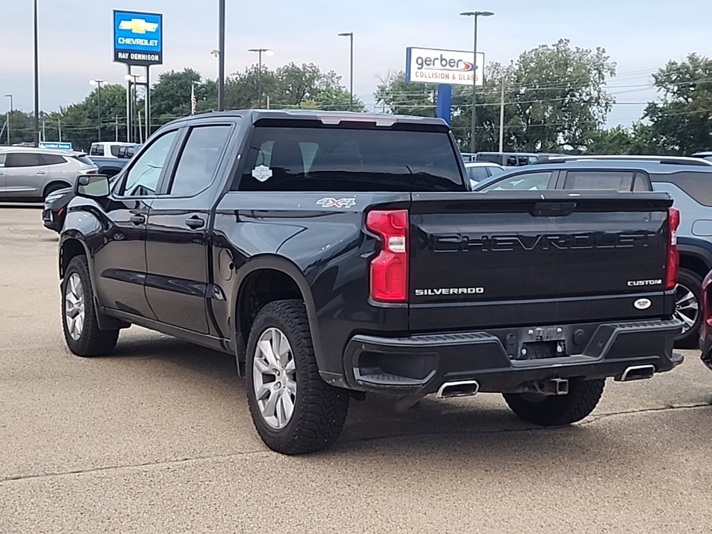 Used 2019 Chevrolet Silverado 1500 Custom w/ Custom Value Package AWD/4WD image 2