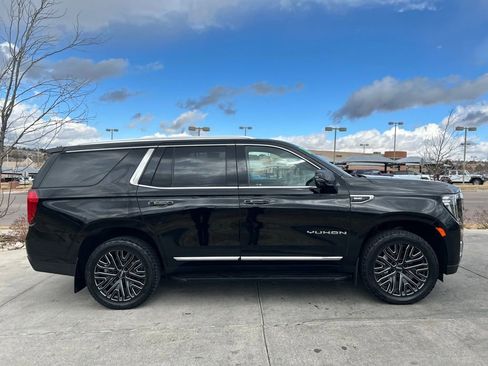 Used 2021 GMC Yukon SLT w/ Rear Media and Nav Package image 13