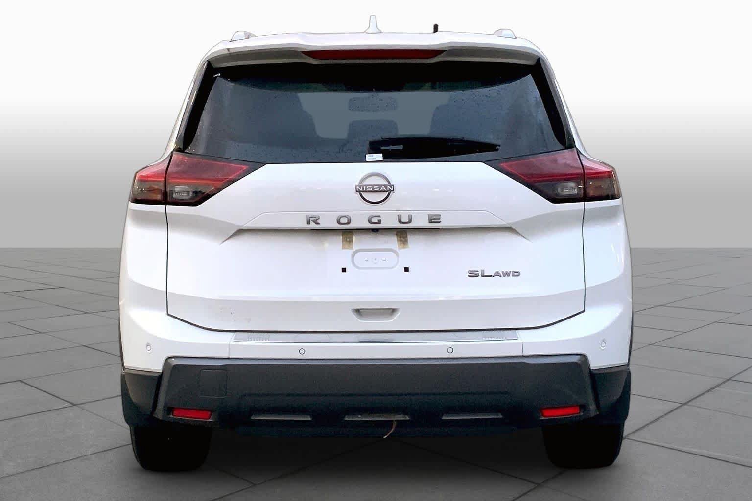 Used 2024 Nissan Rogue SL AWD/4WD image 5