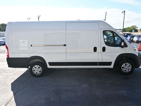 Used 2024 RAM ProMaster 3500 w/ Quick Order Package 22G SLT FWD image 8