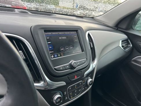 Used 2021 Chevrolet Equinox LT w/ Driver Convenience Package AWD/4WD image 9
