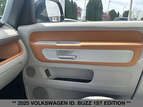 Used 2025 Volkswagen ID. Buzz 1st Edition image 30