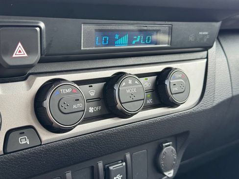 Used 2021 Toyota Tacoma SR AWD/4WD image 28