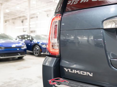 Used 2019 GMC Yukon Denali w/ Denali Ultimate Package image 48