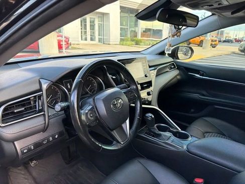 Used 2022 Toyota Camry SE w/ Cold Weather Package FWD image 17