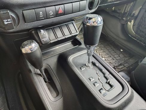 Used 2015 Jeep Wrangler Unlimited Sport AWD/4WD image 16