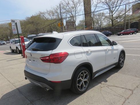 Used 2018 BMW X1 xDrive28i image 4