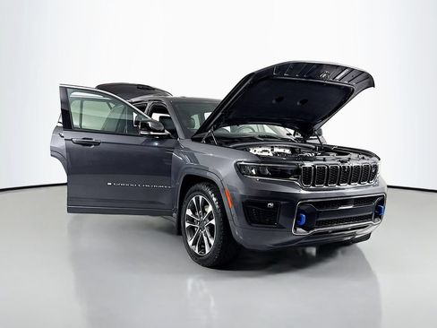 Used 2022 Jeep Grand Cherokee Overland w/ Advanced Protech Group III AWD/4WD image 26