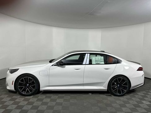 New 2026 BMW M5 w/ Carbon Package image 4