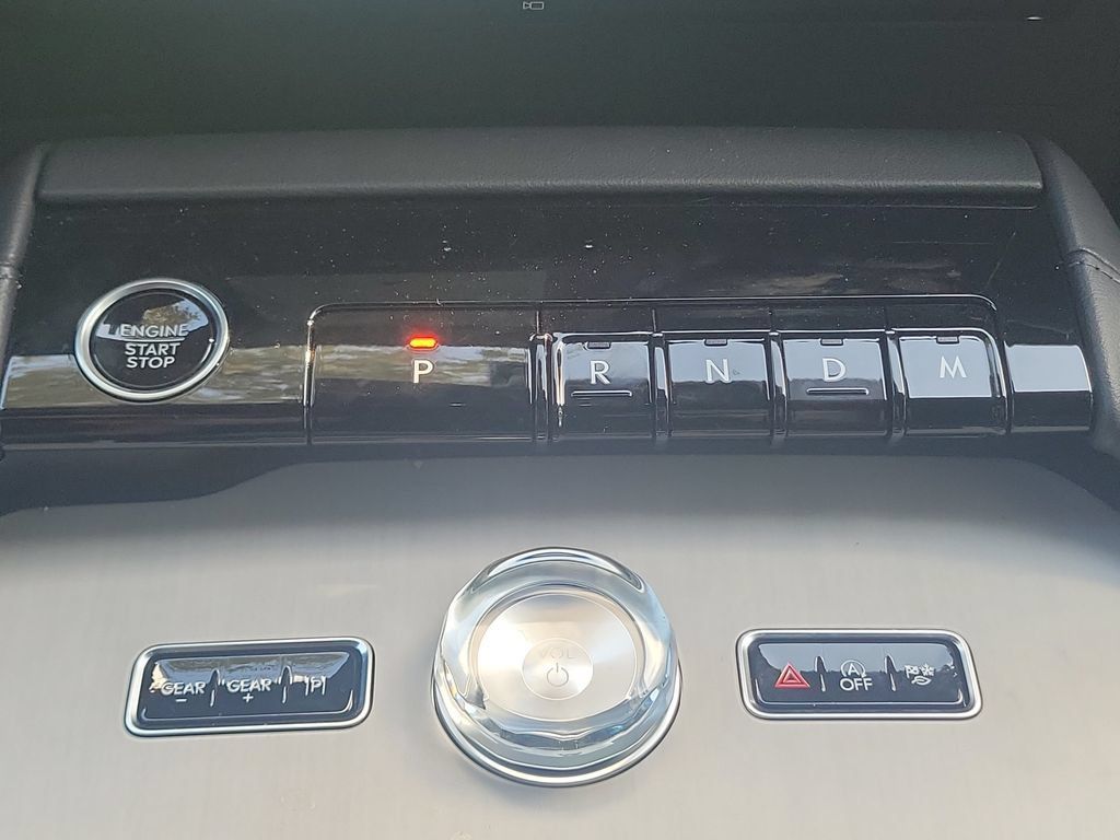 New 2025 Lincoln Navigator Reserve w/ Jet Appearance Package AWD/4WD image 29